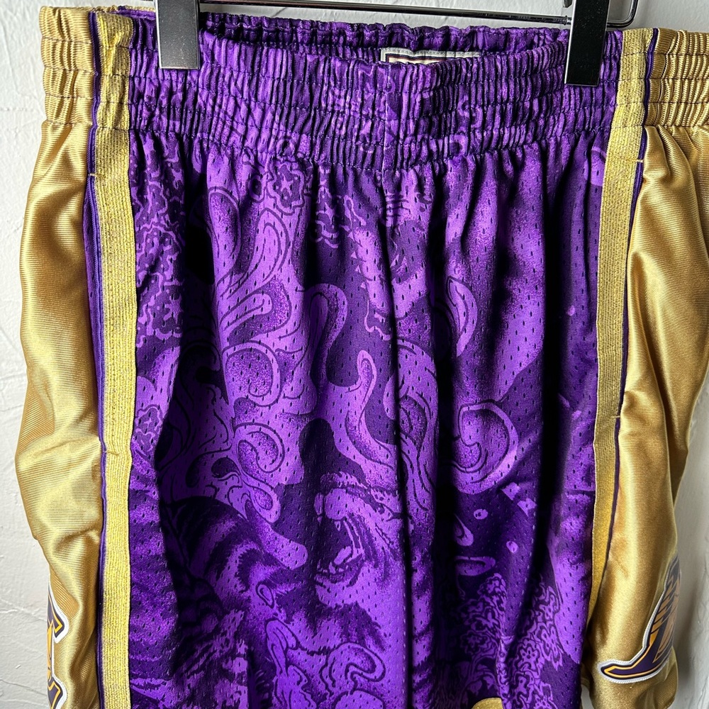 Los Angeles Lakers NBA Mitchell & Ness Purple Gold Mens Shorts Size L - Picture 5 of 6